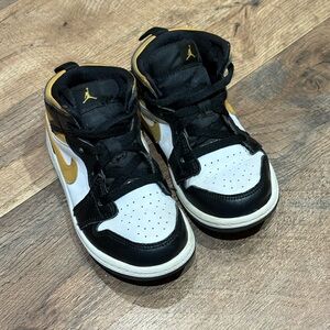 Size 9c Nike Air Jordan 1 Mid TD  White Pollen Black 640735-177